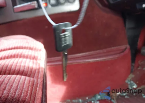 1990 Chevrolet Gmt-400 C1500 z USA, uszkodzony, nr VIN 2GCEC19K1L1225236